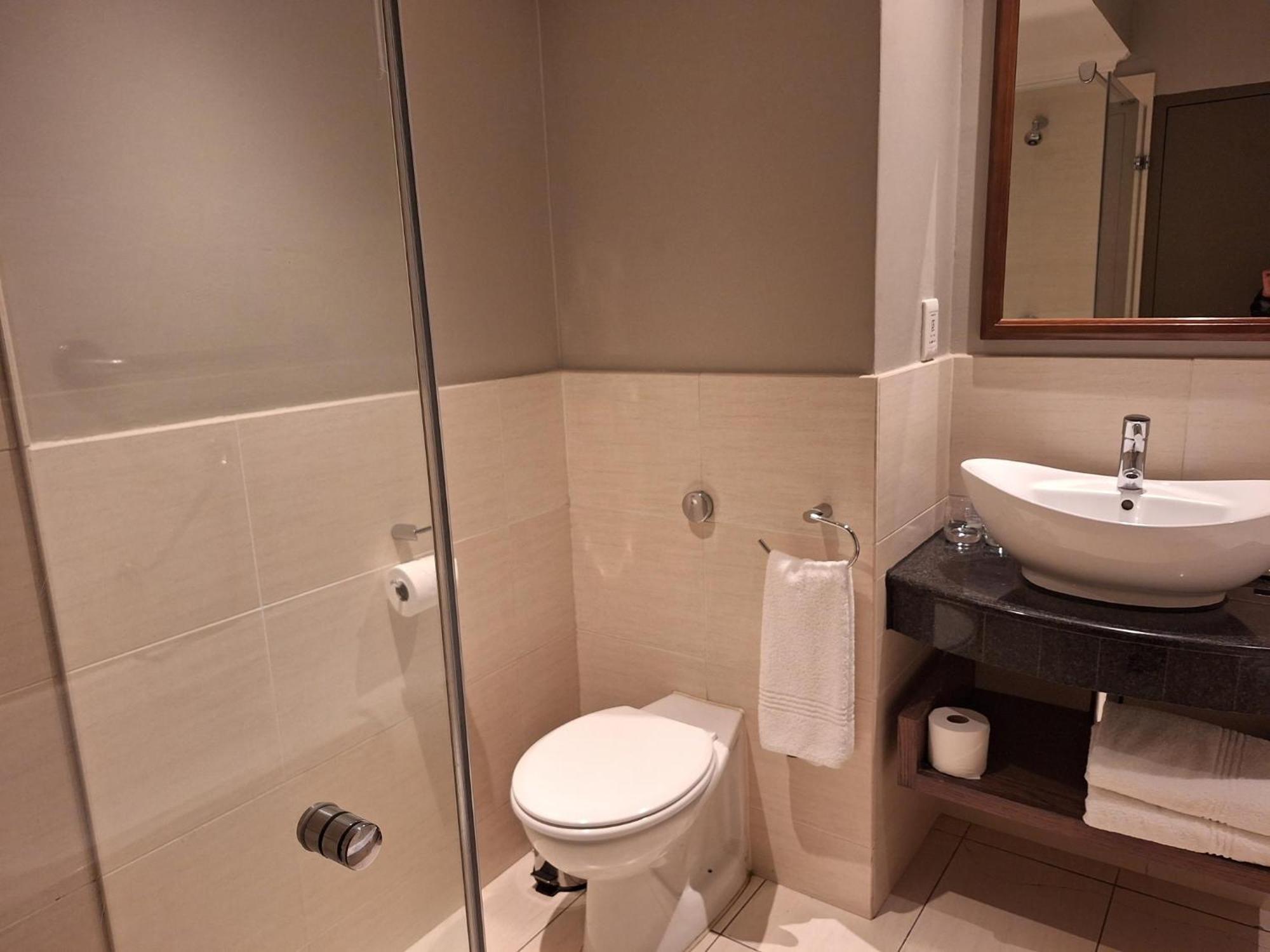 Blackrock Hotel Ньюкасл Экстерьер фото