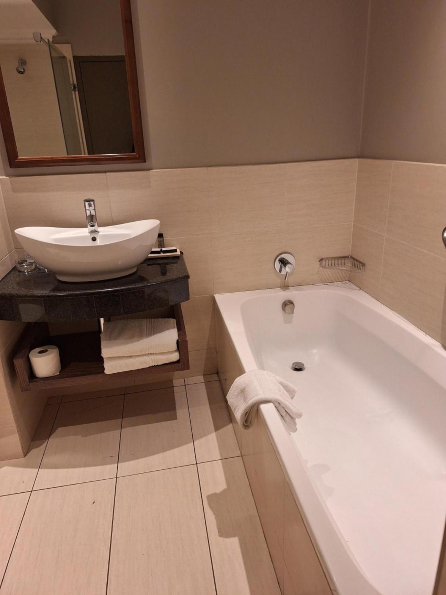 Blackrock Hotel Ньюкасл Экстерьер фото